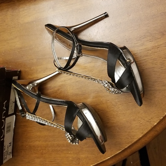 ICORA Black Bow Heeled Sandals - Picture 6 of 13